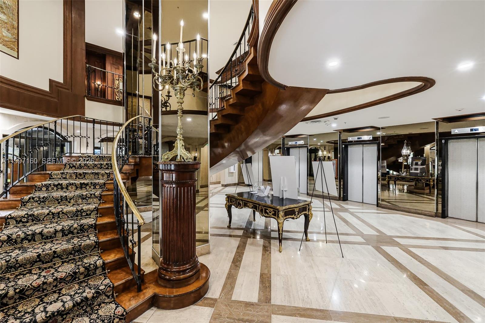 MAISON GRANDE CONDO - Residential