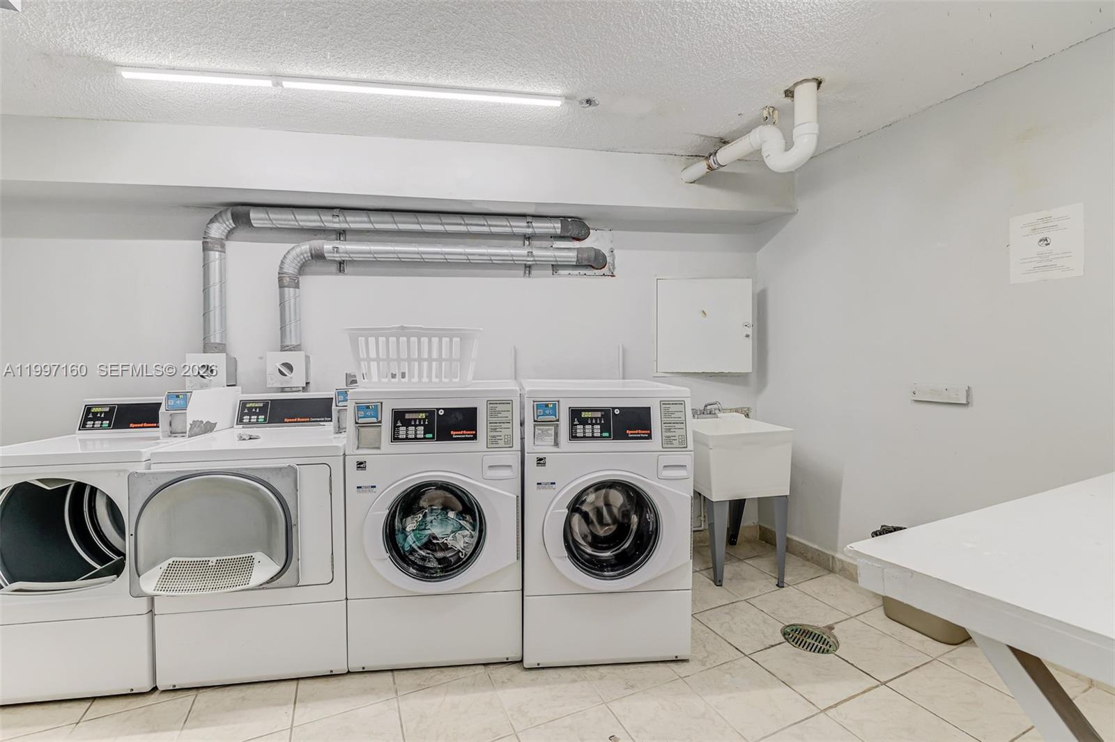 MAISON GRANDE CONDO - Residential