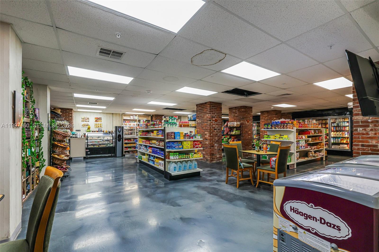 MAISON GRANDE CONDO - Residential