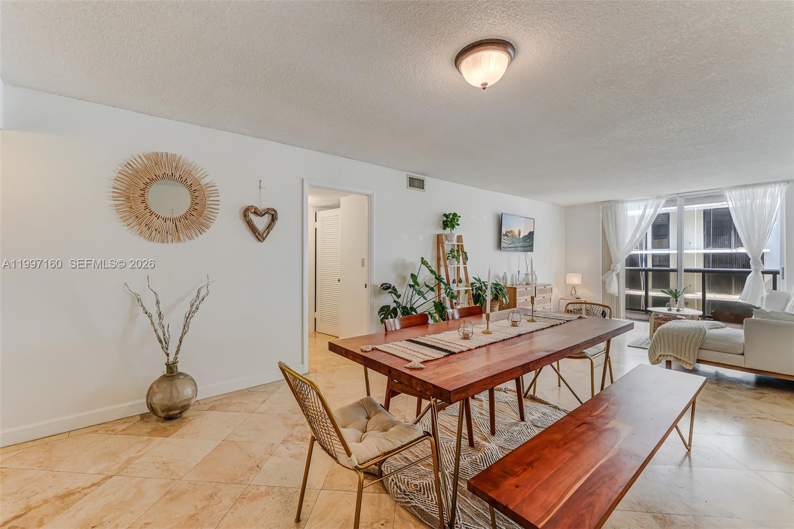 MAISON GRANDE CONDO - Residential