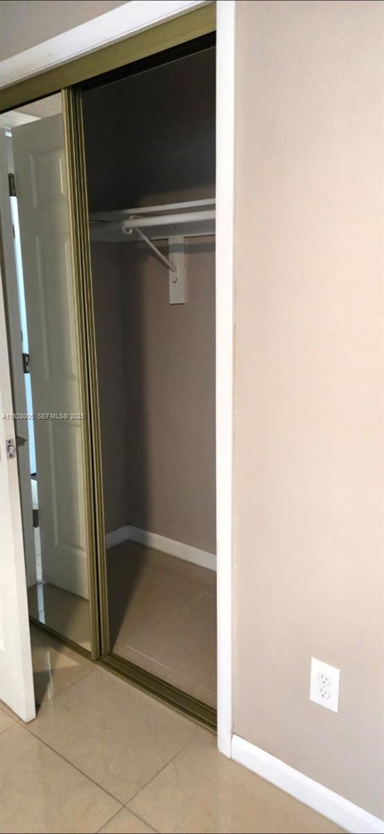 HOLLYWOOD LITTLE RANCHES - Residential Lease