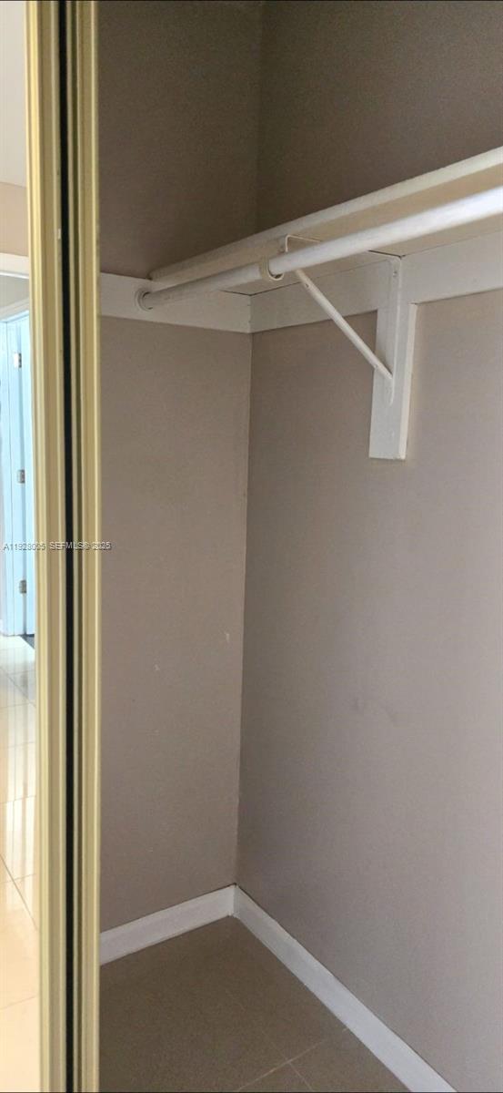 HOLLYWOOD LITTLE RANCHES - Residential Lease