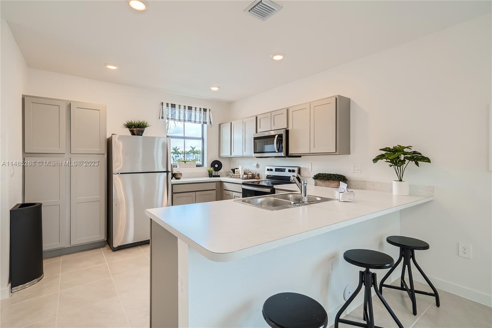 Palm Cay - Residential