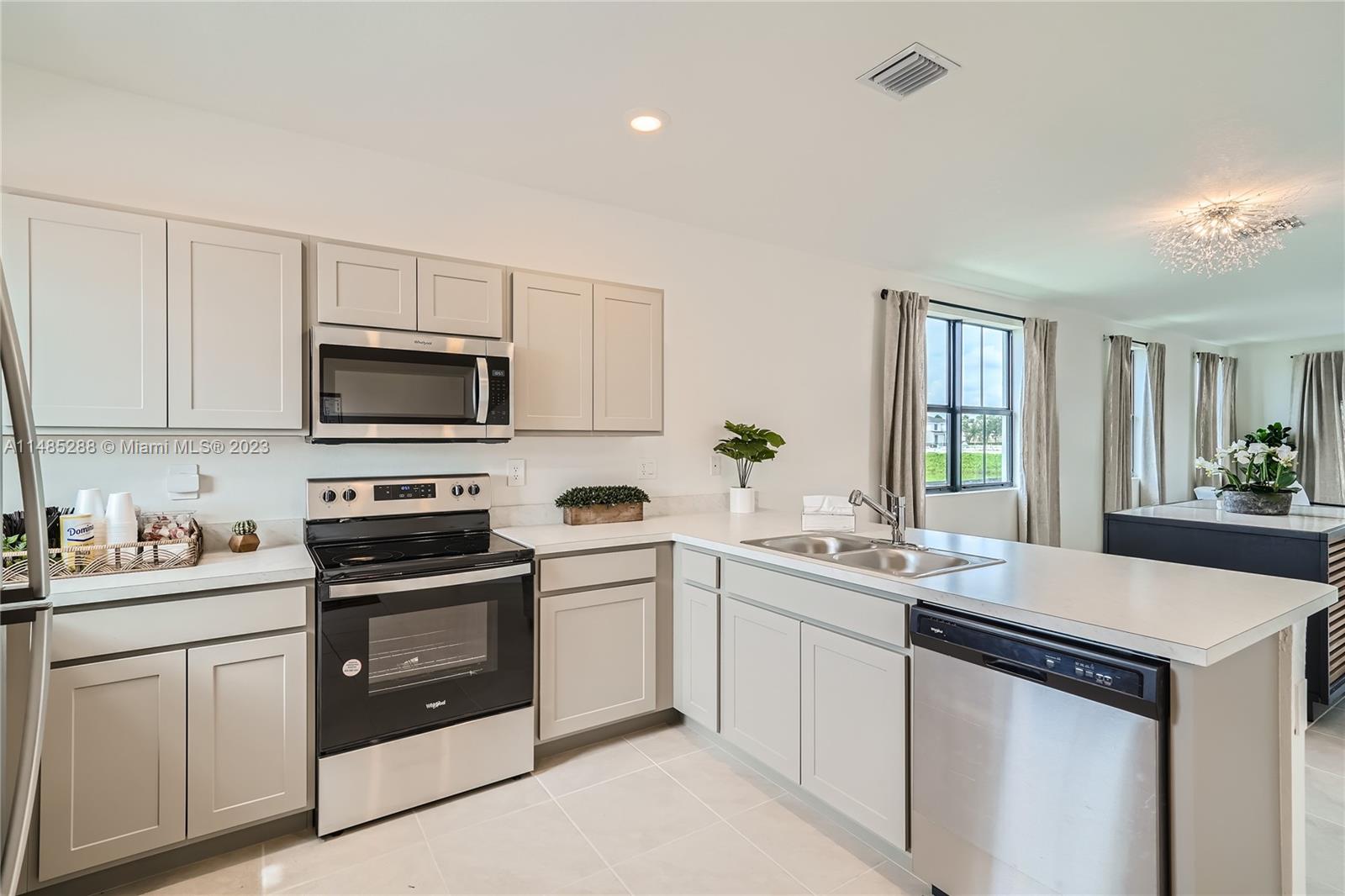 Palm Cay - Residential