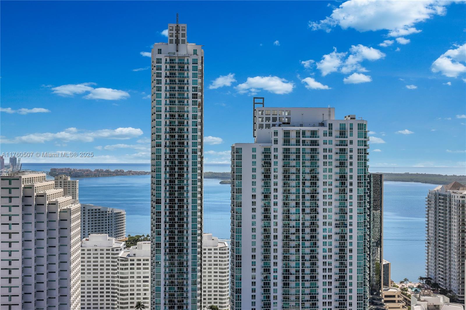 45 Sw 9th St 3702, Miami, Broward County, Florida - 1 Bedrooms  
2 Bathrooms - 