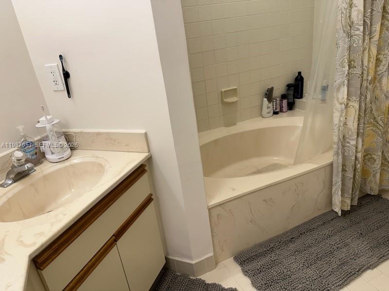 EMERALD OAKS 13 CONDO - Residential