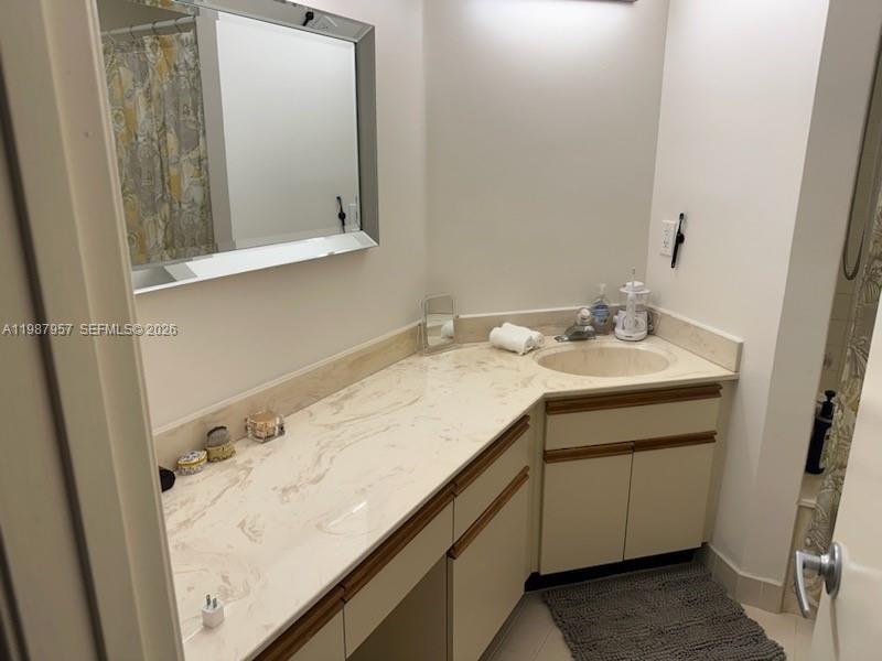 EMERALD OAKS 13 CONDO - Residential