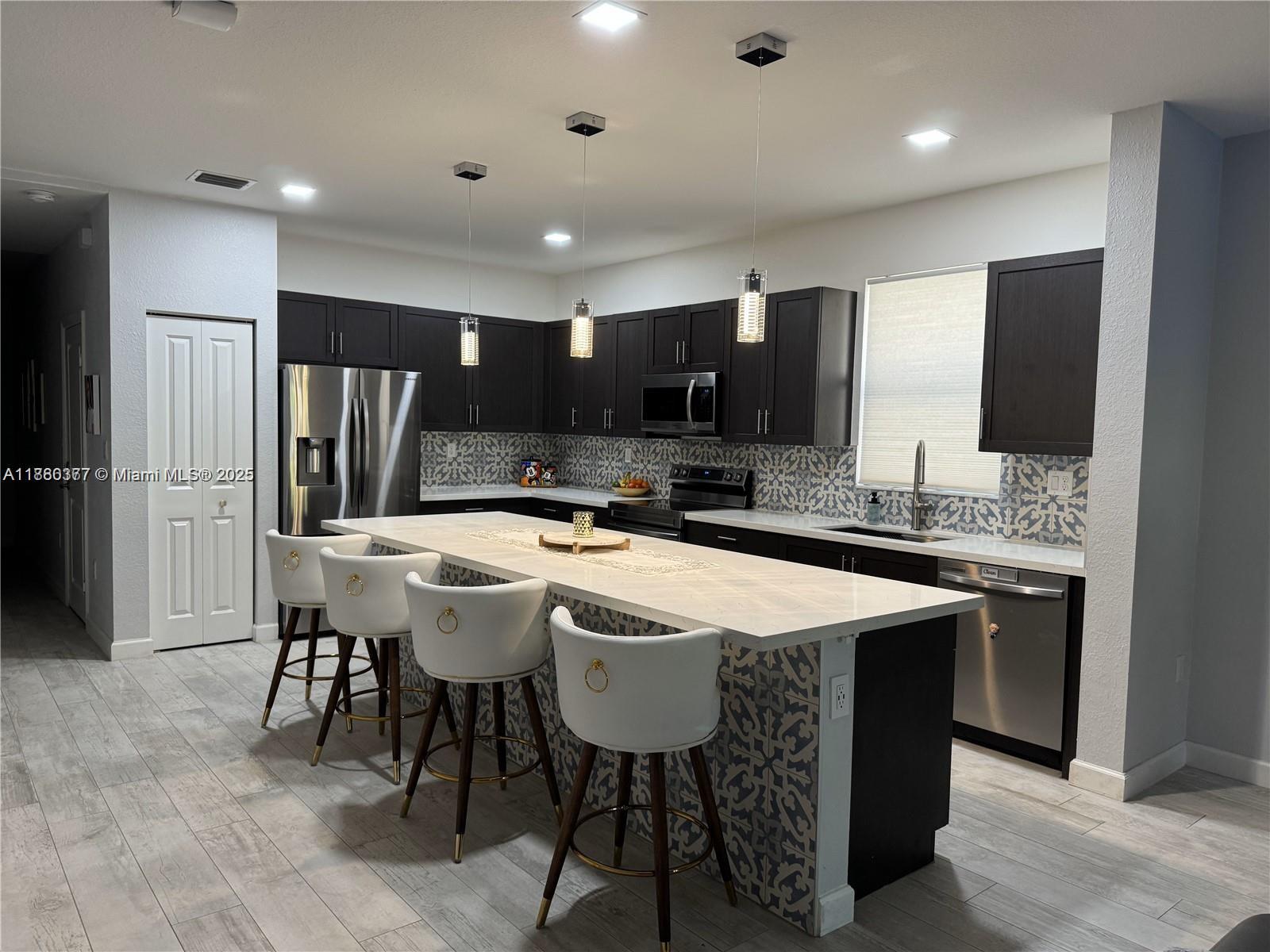 S ALLAPATTAH GARDENS - Residential