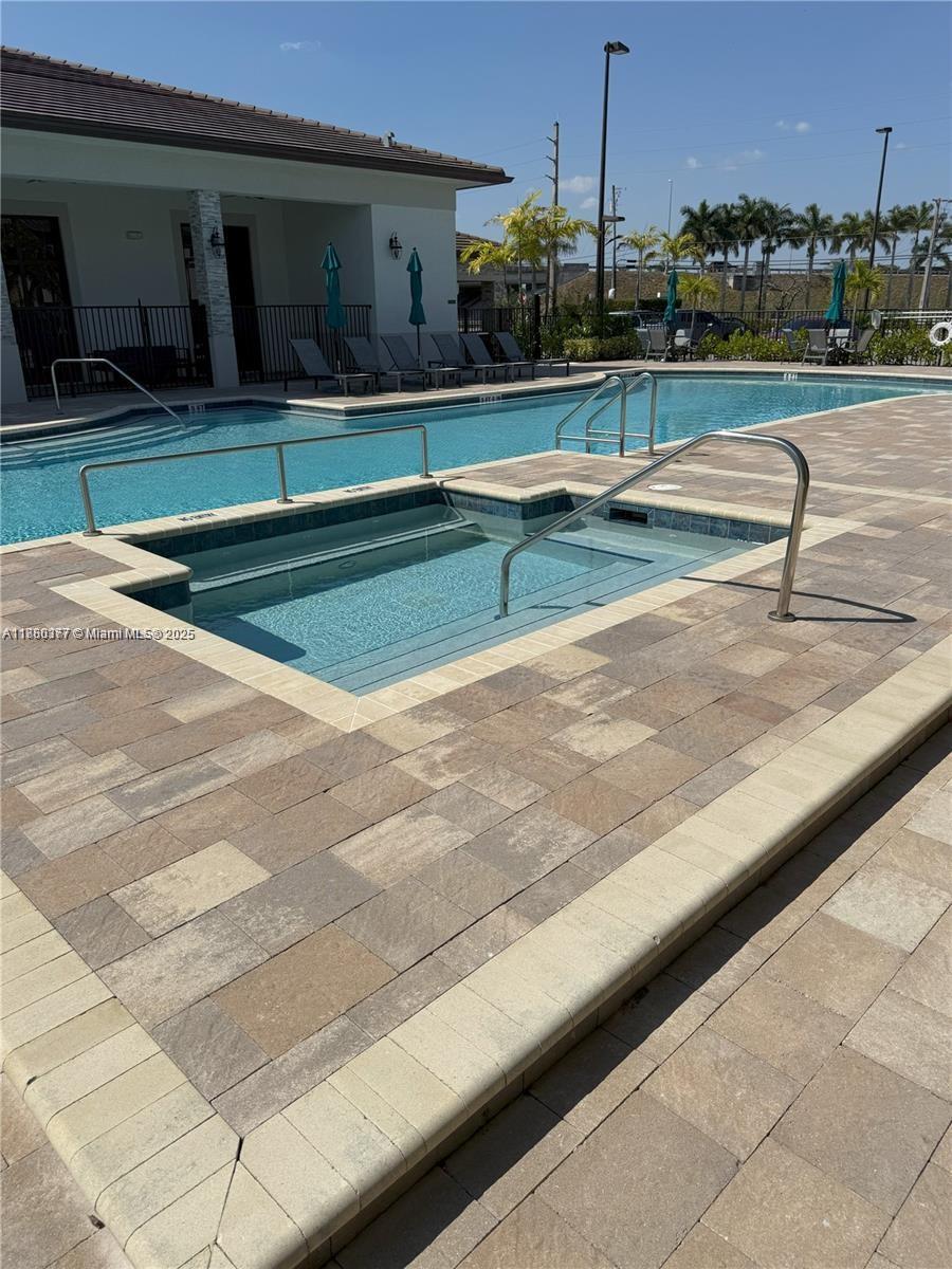 S ALLAPATTAH GARDENS - Residential