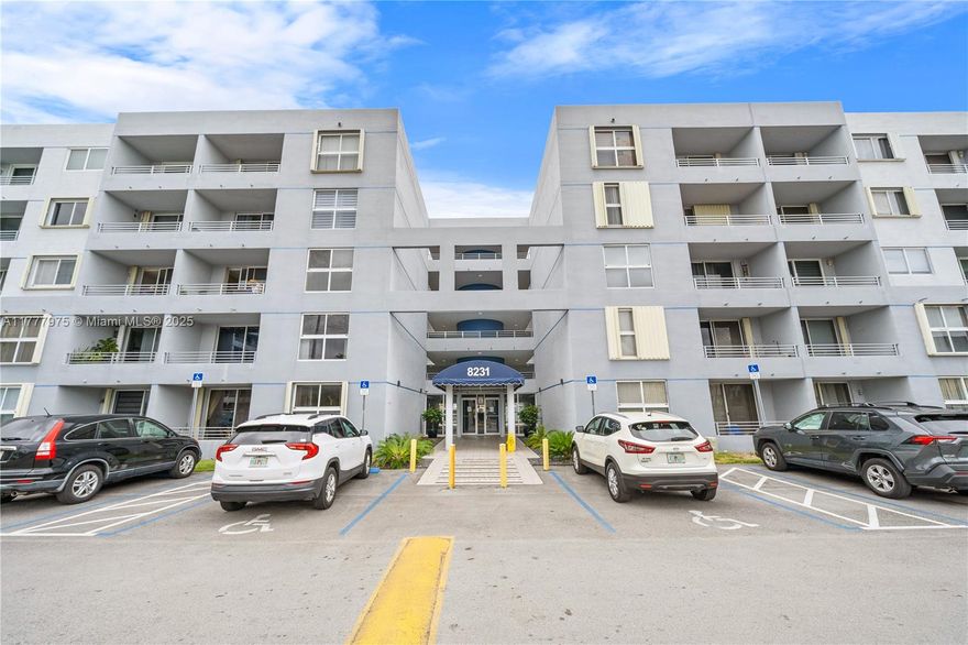 CASH ONLY !!!  Spacious and incredible well maintained one bedroom.
Centrally located near to Costco, aldi, 836, 826 expressway, restaurants, shoppings and many more.
Gated community,  washer & dryer inside unit. HOA $273.33 SP. ASS. $59.55 (until April 2026)
INVESTMENT OPPORTUNITY!!