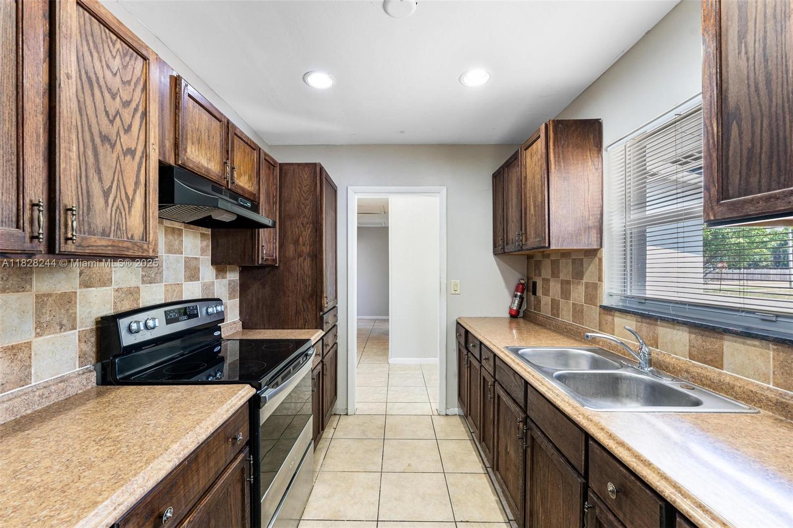 811 Evergreen Dr