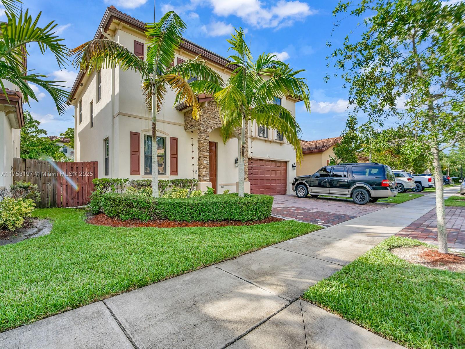 Property for Sale at 726 Se 37th Pl, Homestead, Miami-Dade County, Florida - Bedrooms: 4 
Bathrooms: 3  - $580,000