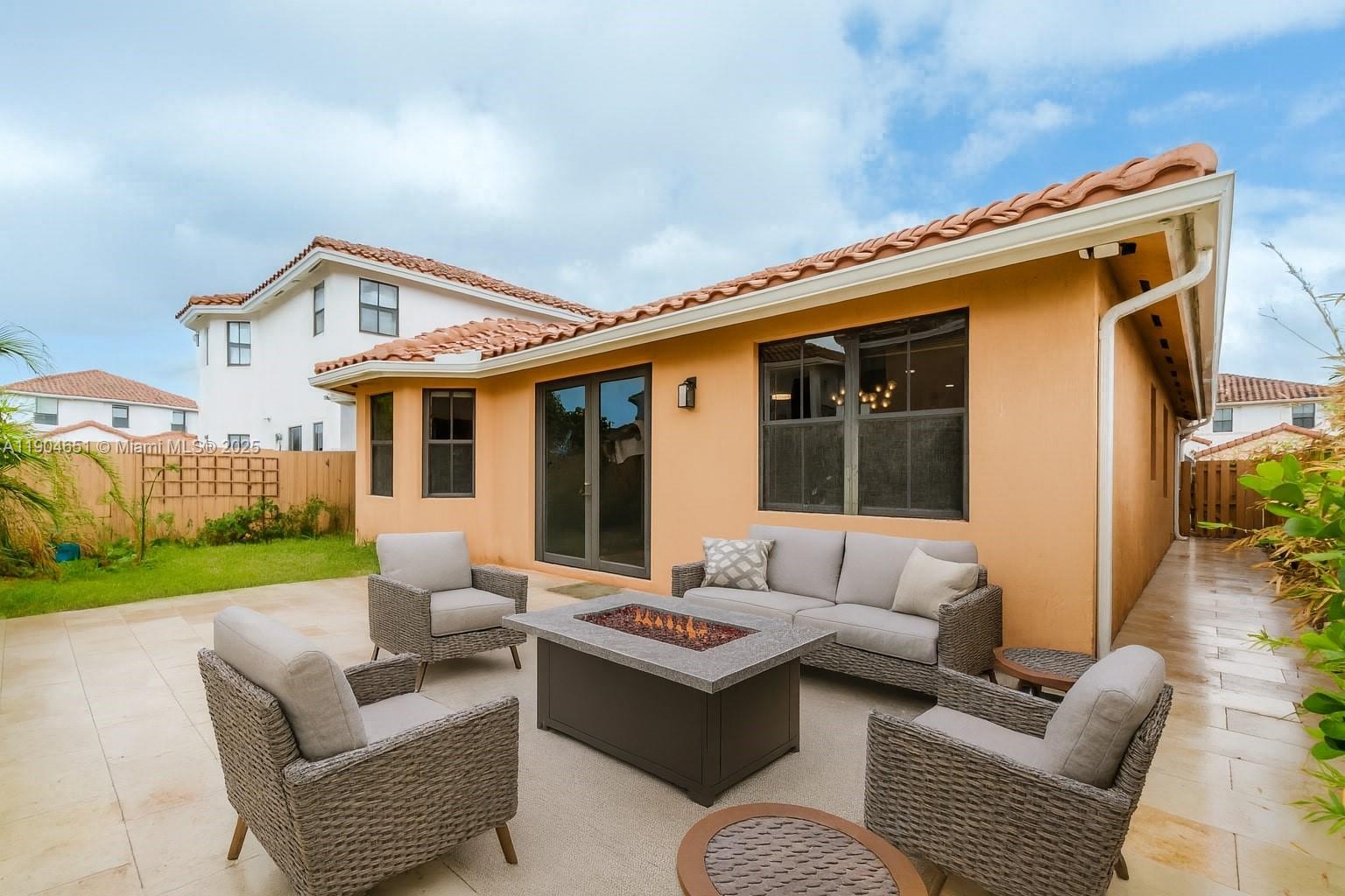 FONTAINEBLEAU WEST NORTH - Residential Lease