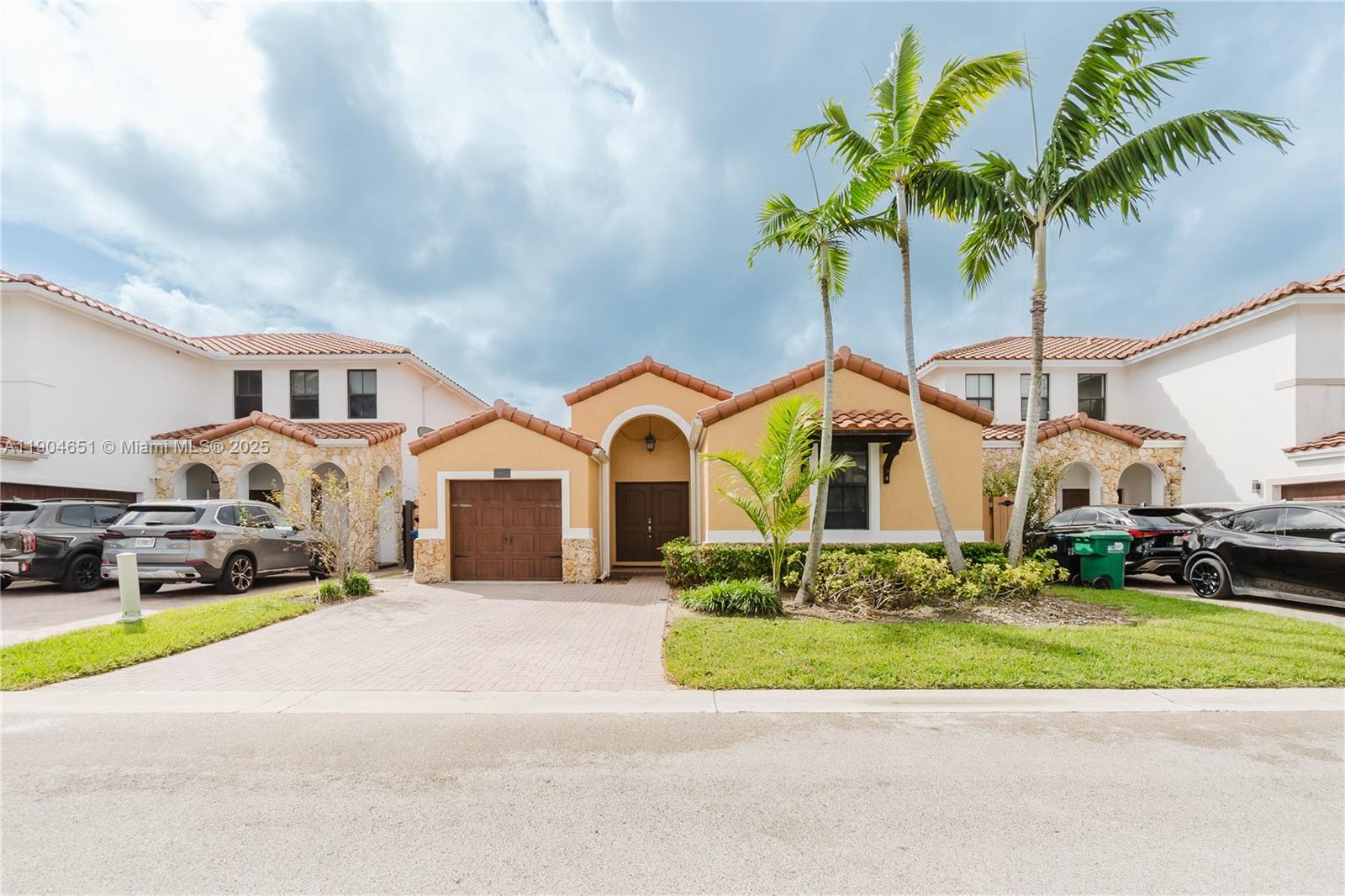 FONTAINEBLEAU WEST NORTH - Residential Lease