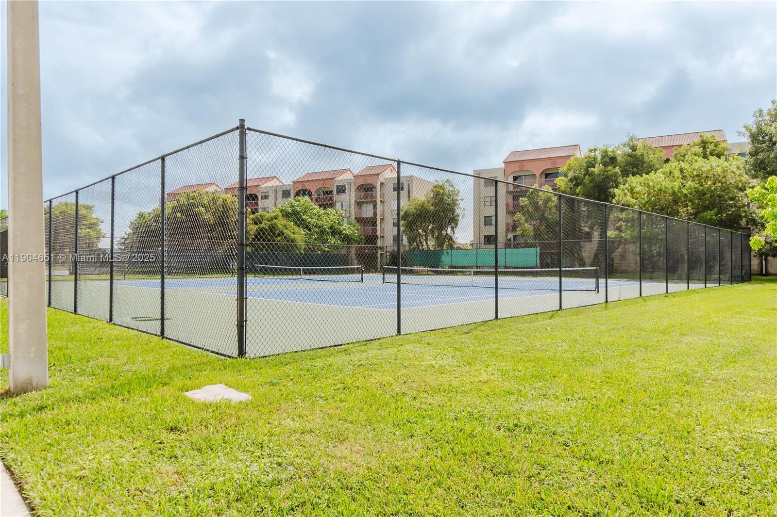 FONTAINEBLEAU WEST NORTH - Residential Lease