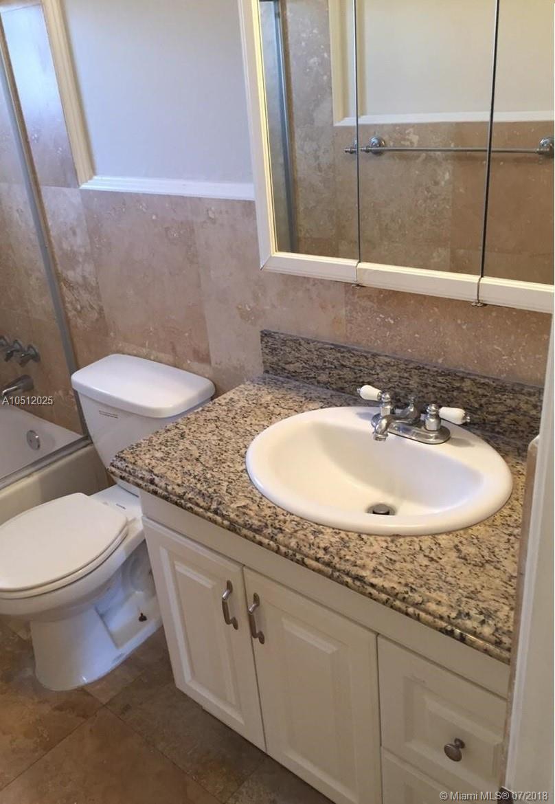 HOLLYWOOD BREEZES CONDO - Residential Lease