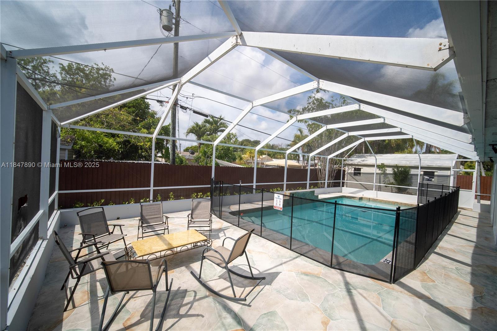 CUTLER RIDGE SEC 3 - Residential