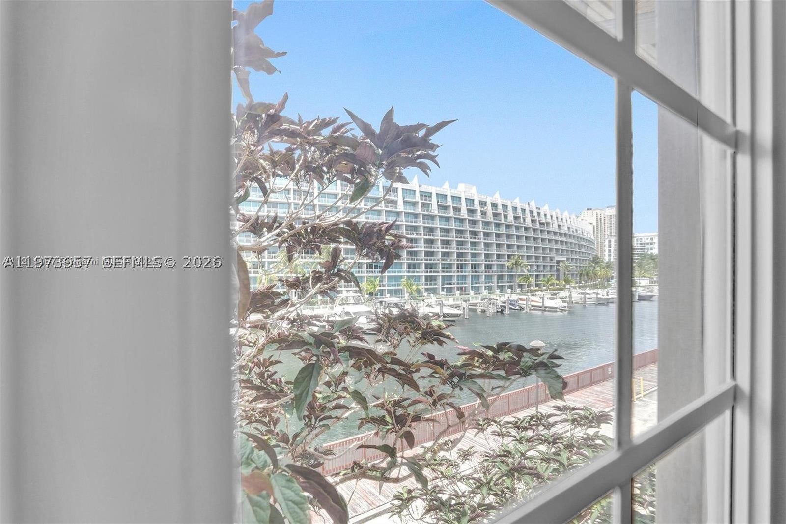 2965 NE 185th St 1513WATERFRONT