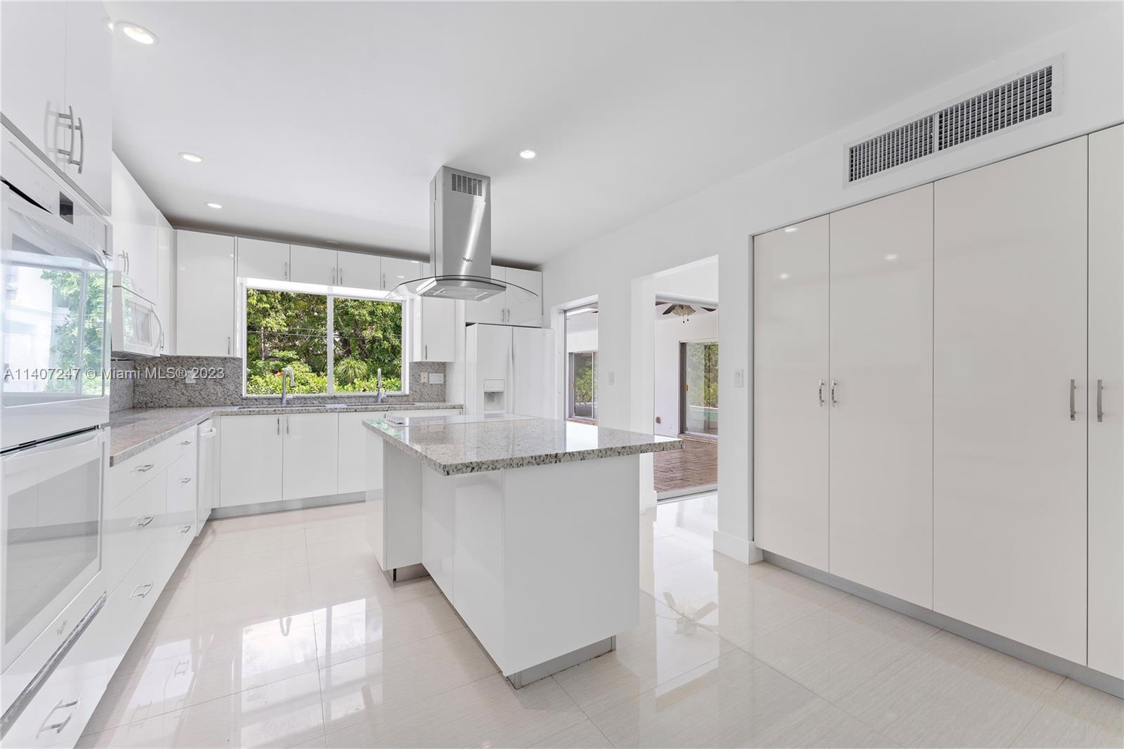 AMD PLAT OF SUNSET LAKE S - Residential