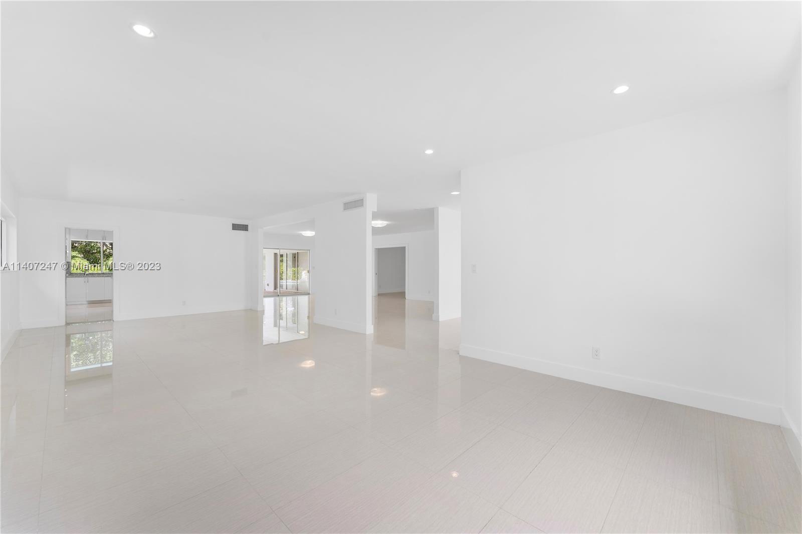 AMD PLAT OF SUNSET LAKE S - Residential