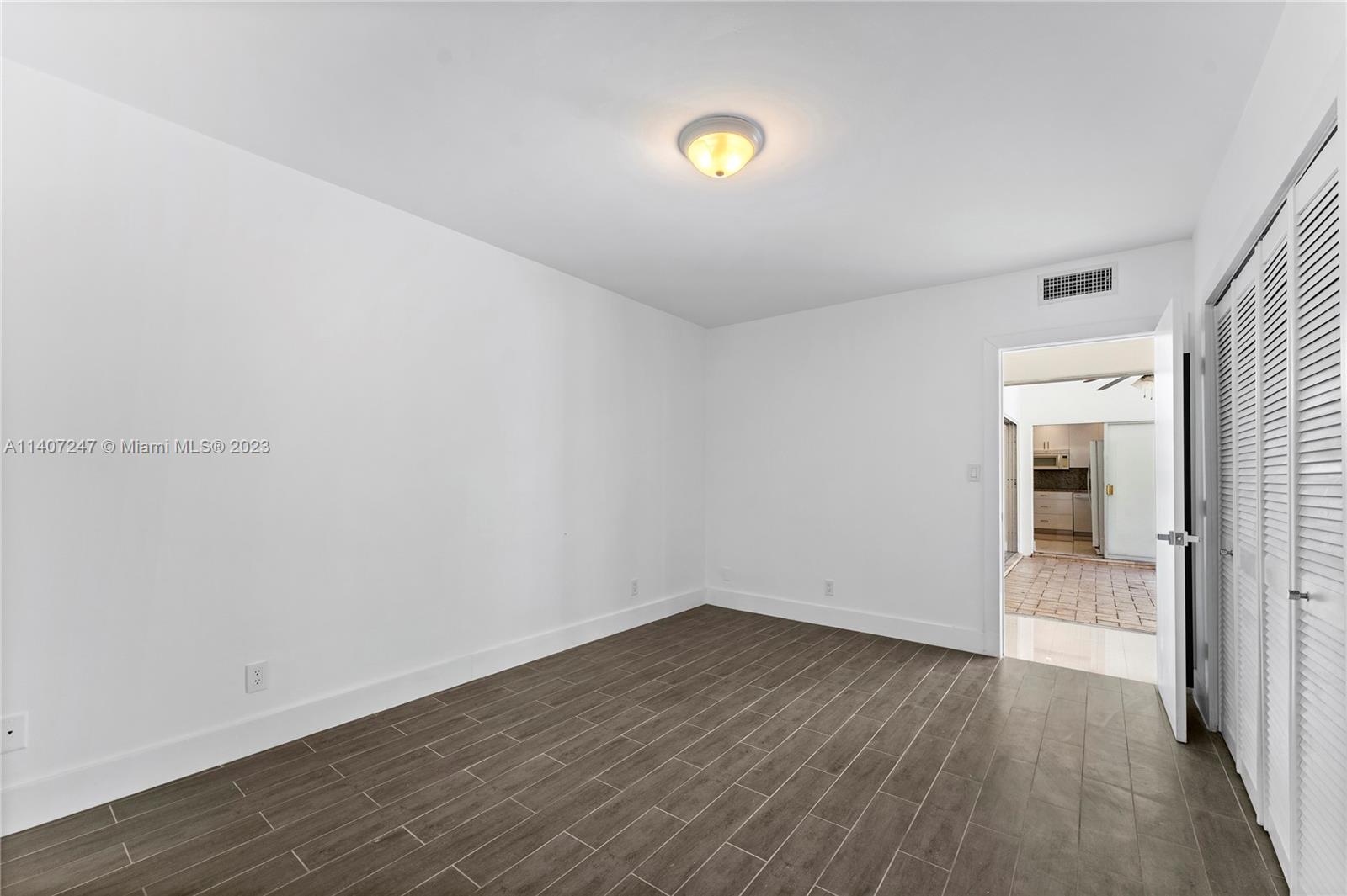 AMD PLAT OF SUNSET LAKE S - Residential