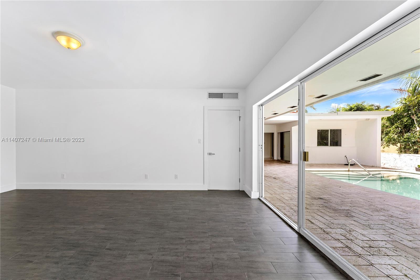 AMD PLAT OF SUNSET LAKE S - Residential