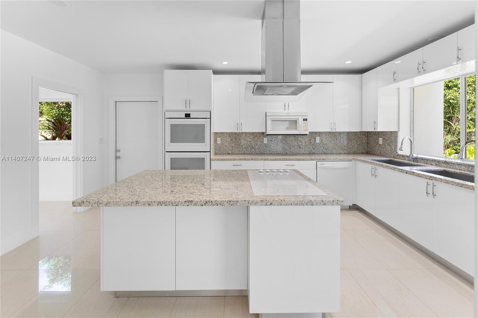 AMD PLAT OF SUNSET LAKE S - Residential