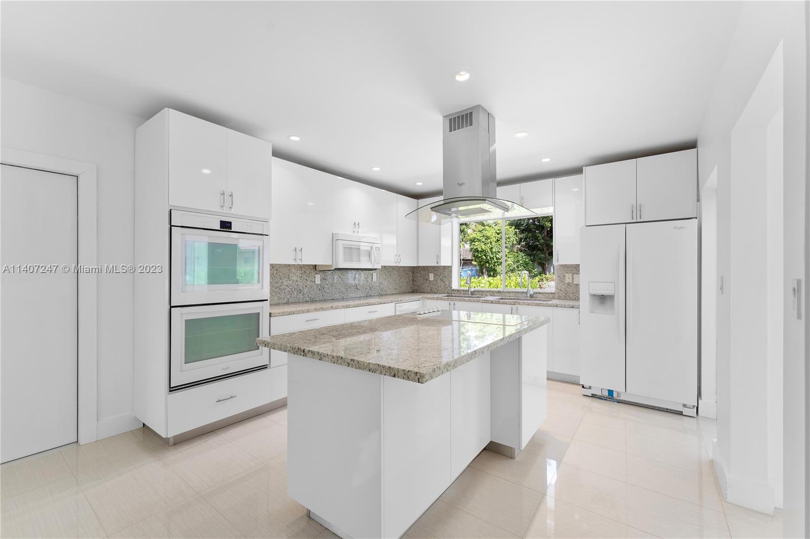 AMD PLAT OF SUNSET LAKE S - Residential