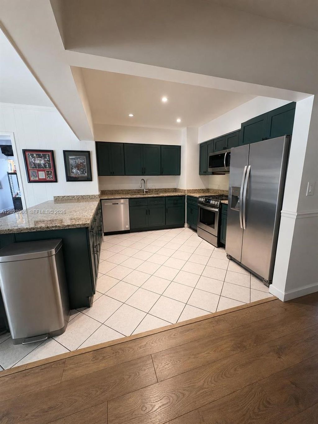Photo of 11 Redwood Cir, Plantation, FL 33317 (MLS # A12028060)