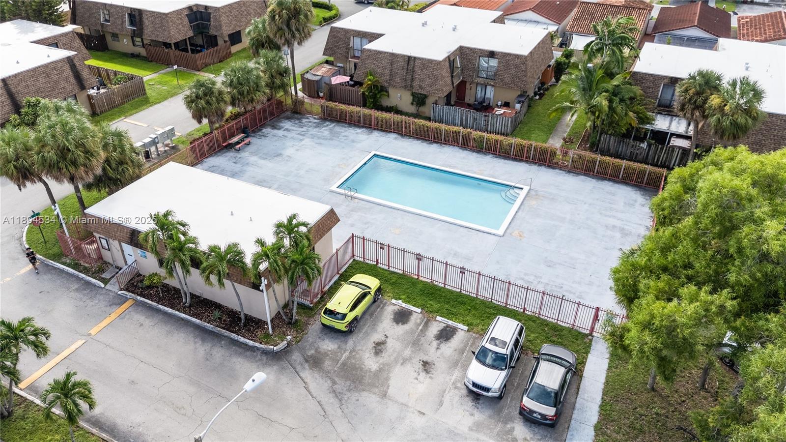 LAGO GRANDE FOUR-A CONDO - Residential