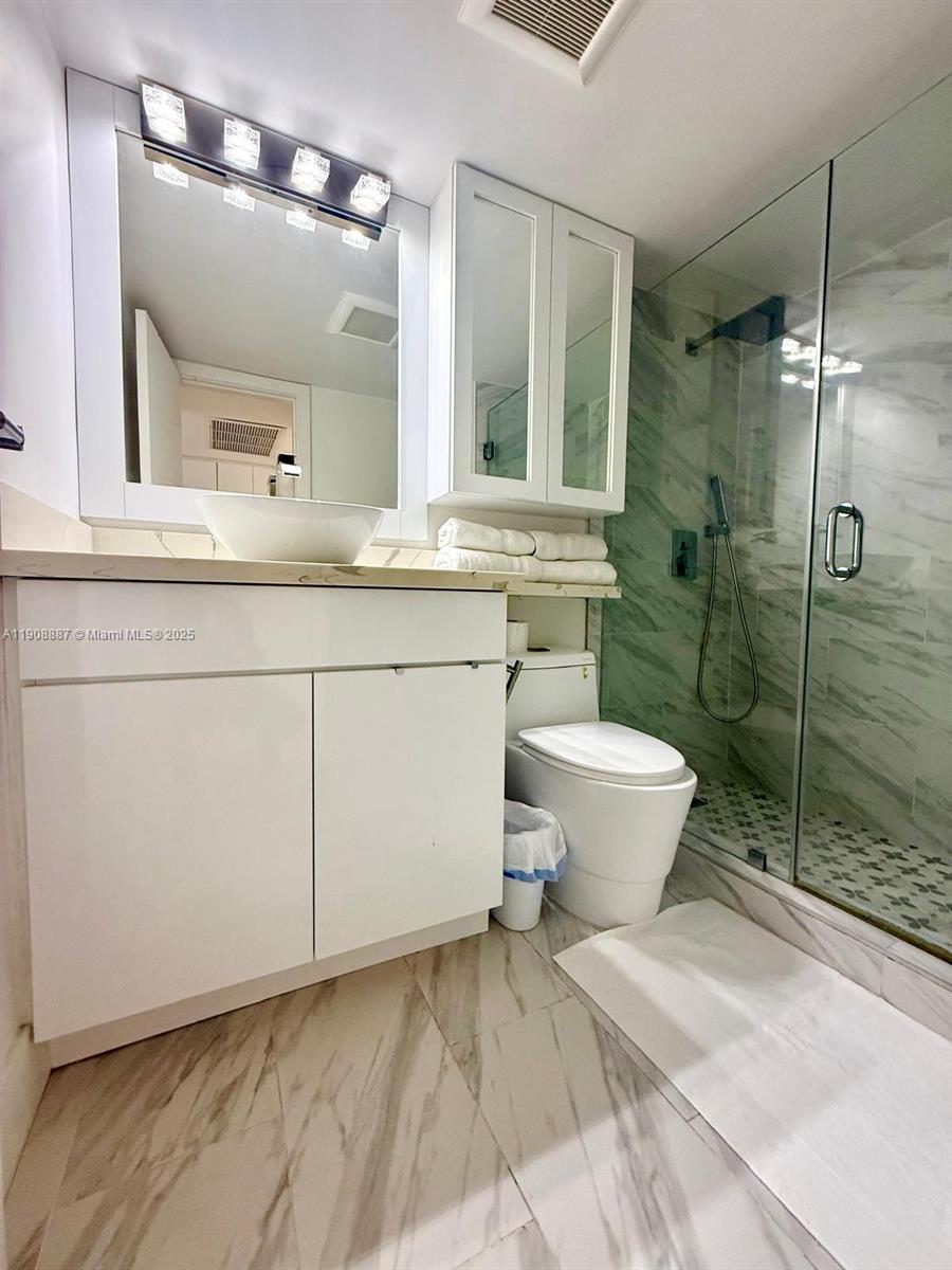 THE AVENTURA BEACH CLUB C - Residential Lease