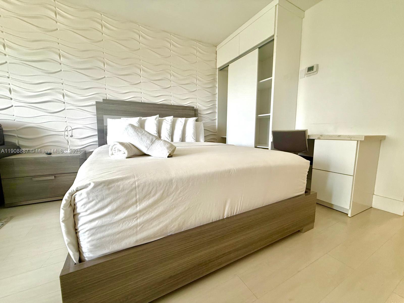 THE AVENTURA BEACH CLUB C - Residential Lease