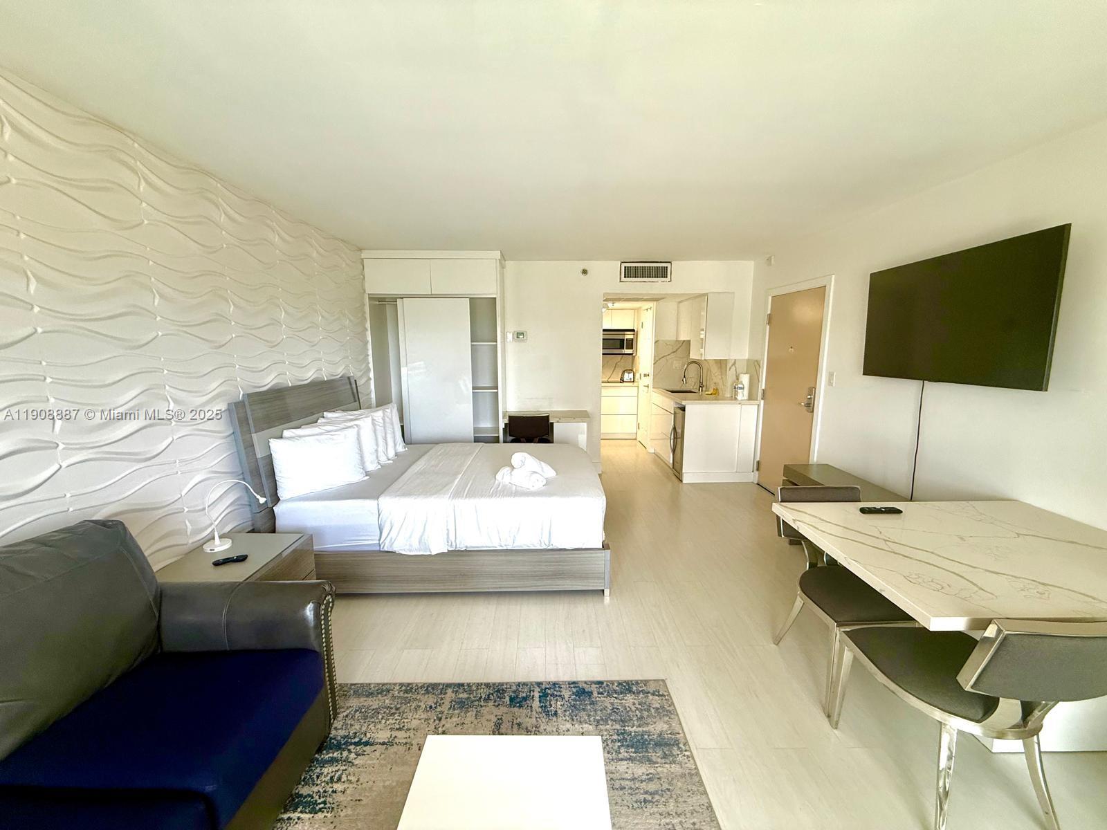 THE AVENTURA BEACH CLUB C - Residential Lease