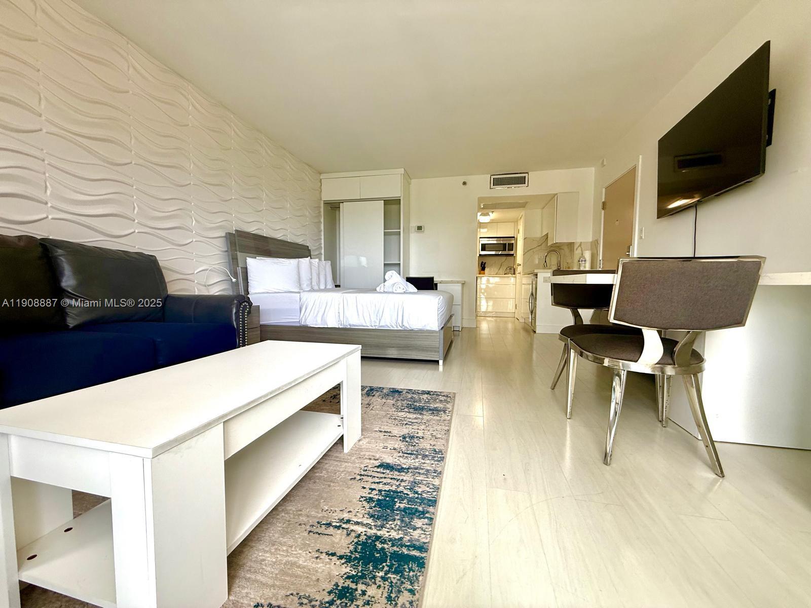 THE AVENTURA BEACH CLUB C - Residential Lease