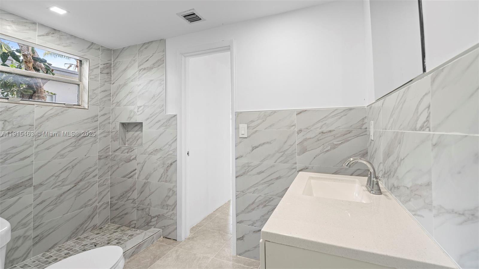 NORTH SHORE HEIGHTS - Residential