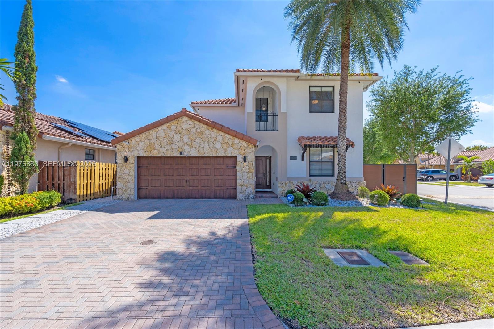 FONTAINEBLEAU WEST NORTH - Residential