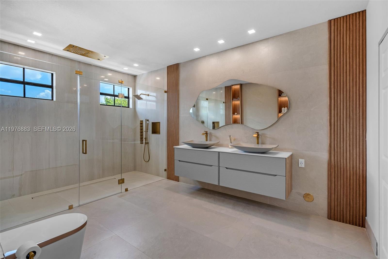 FONTAINEBLEAU WEST NORTH - Residential