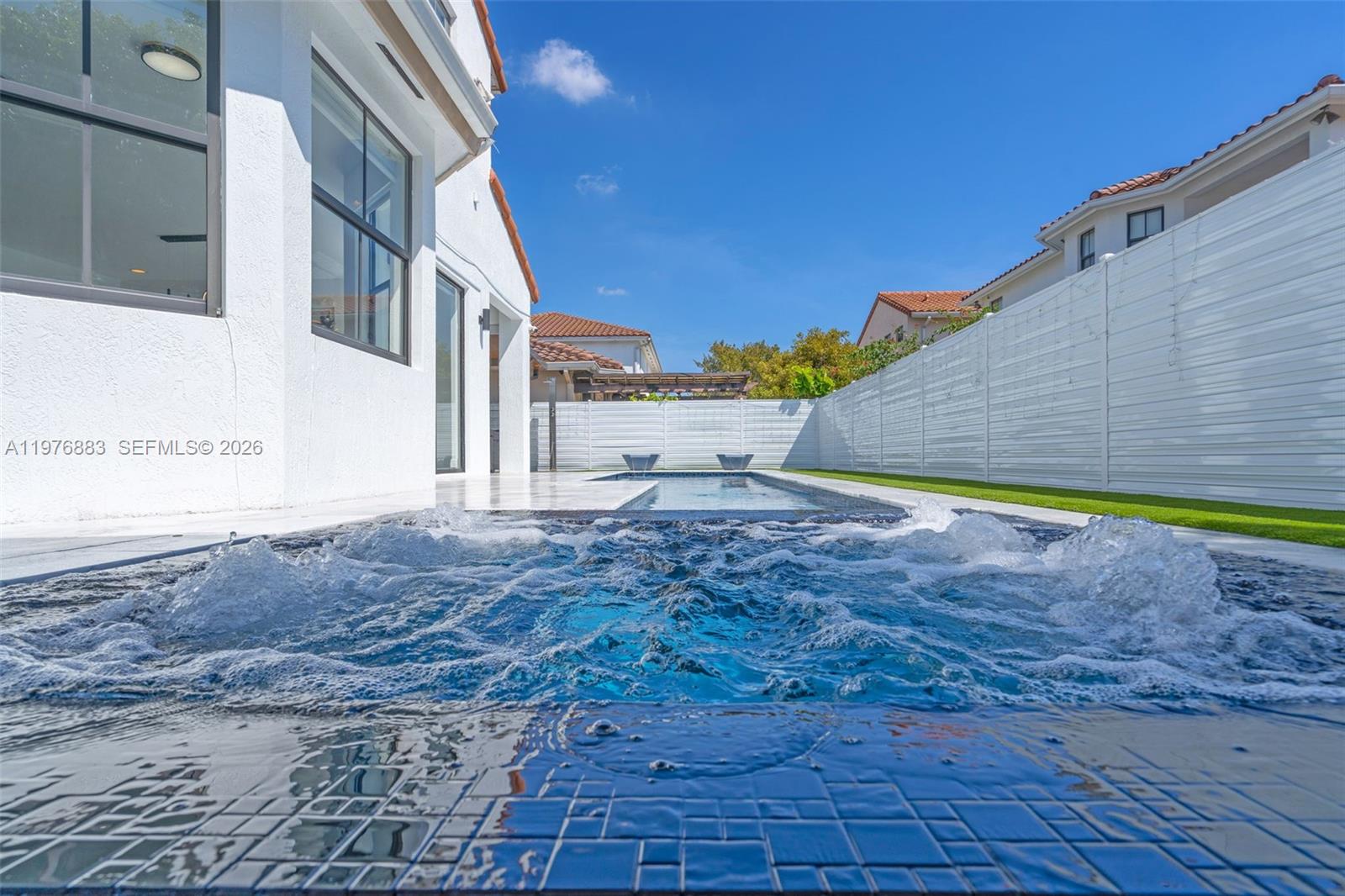 FONTAINEBLEAU WEST NORTH - Residential