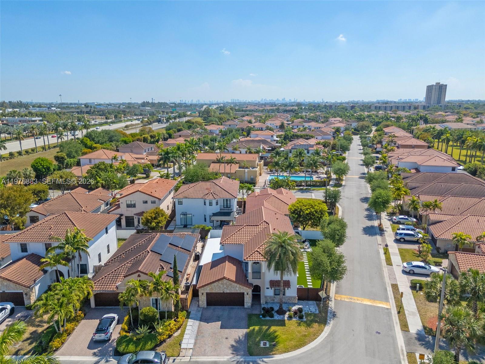 FONTAINEBLEAU WEST NORTH - Residential