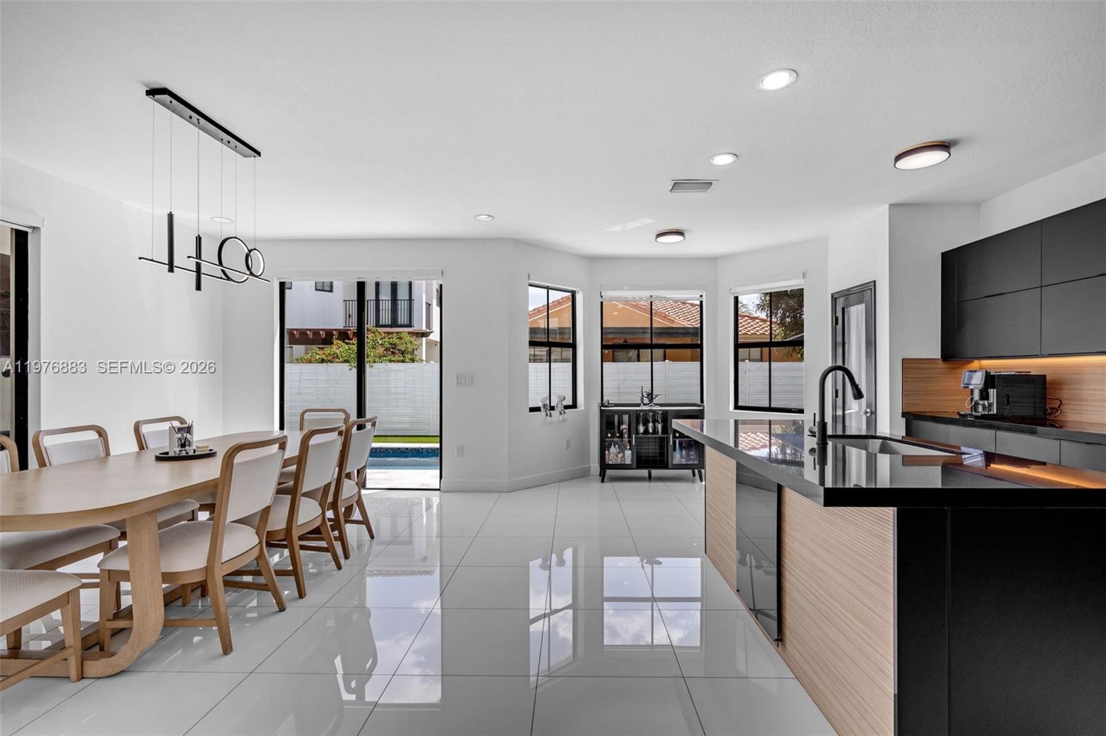 FONTAINEBLEAU WEST NORTH - Residential