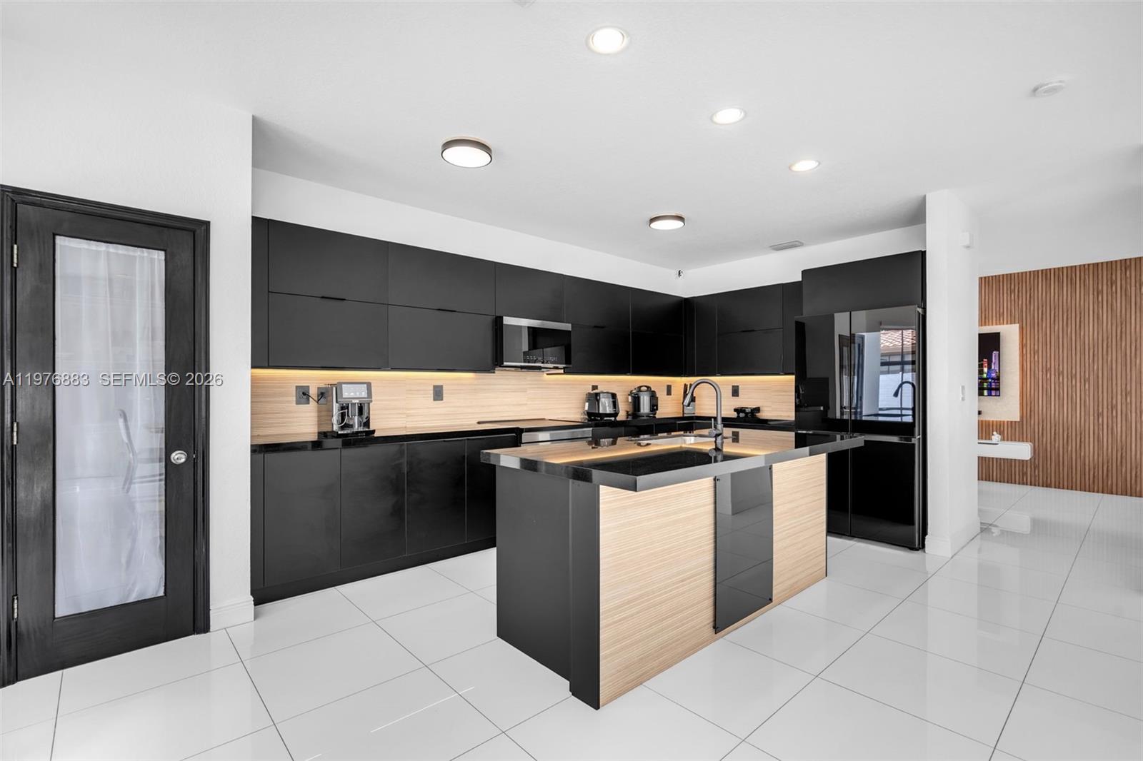 FONTAINEBLEAU WEST NORTH - Residential