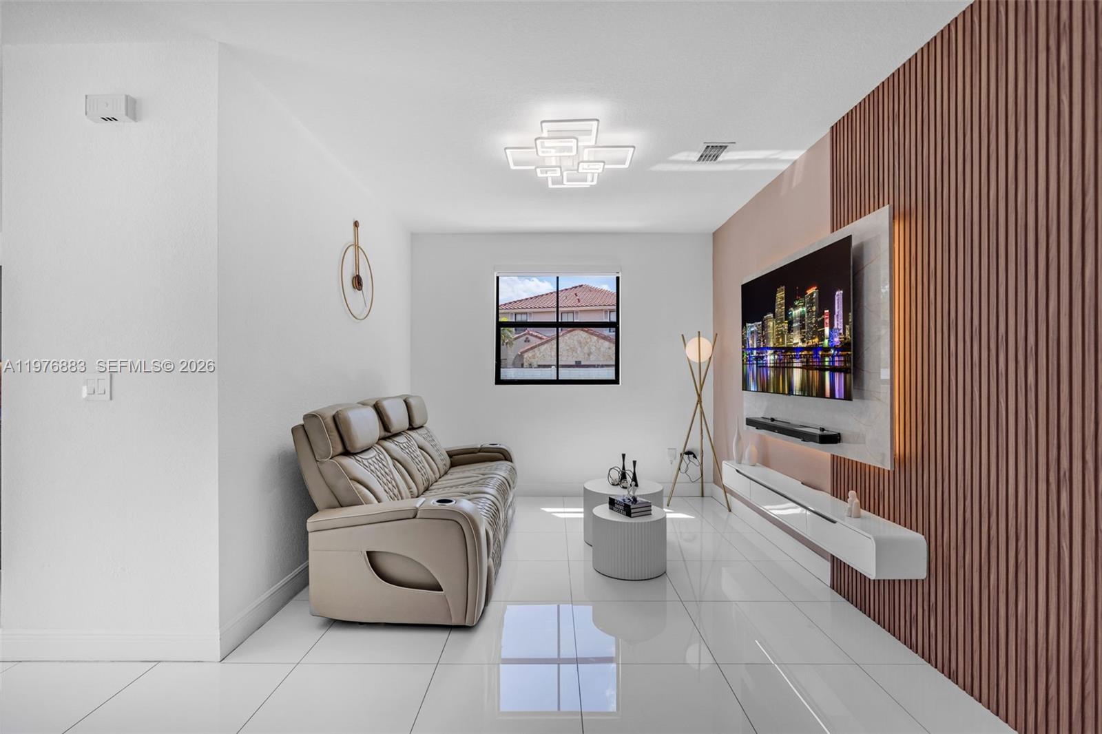 FONTAINEBLEAU WEST NORTH - Residential