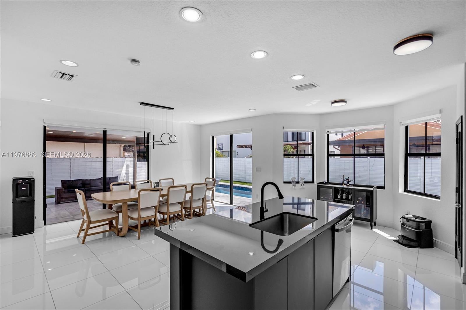 FONTAINEBLEAU WEST NORTH - Residential