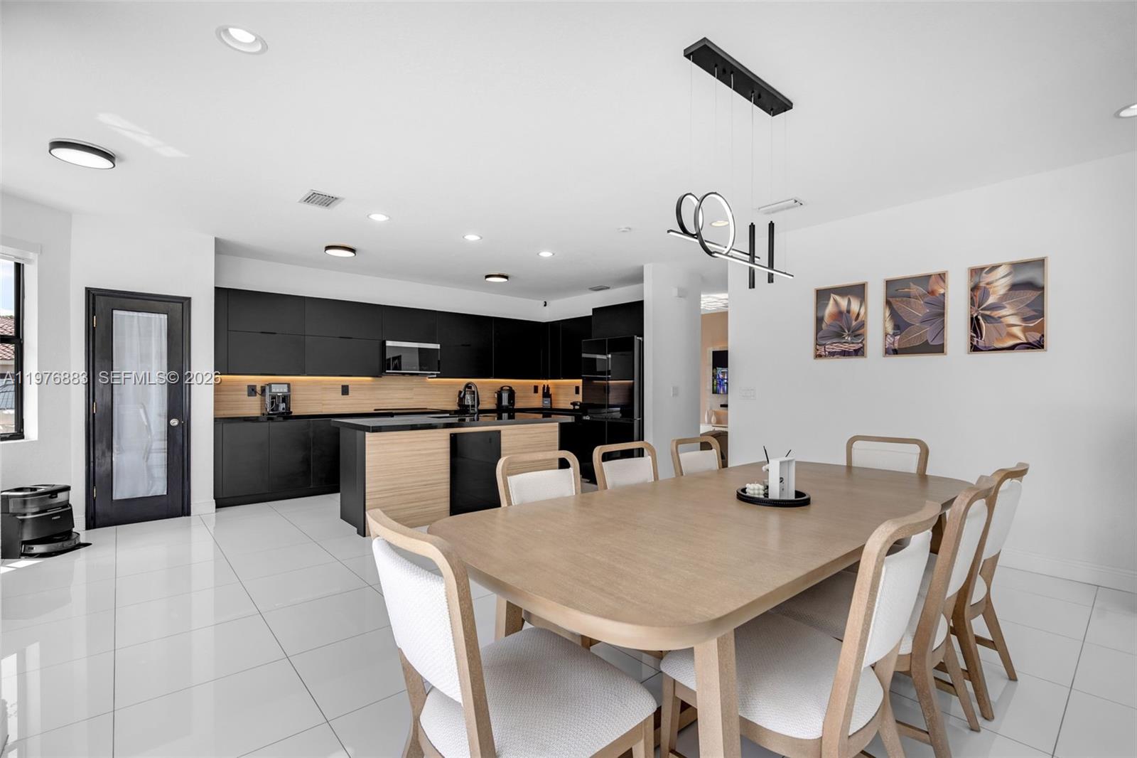 FONTAINEBLEAU WEST NORTH - Residential