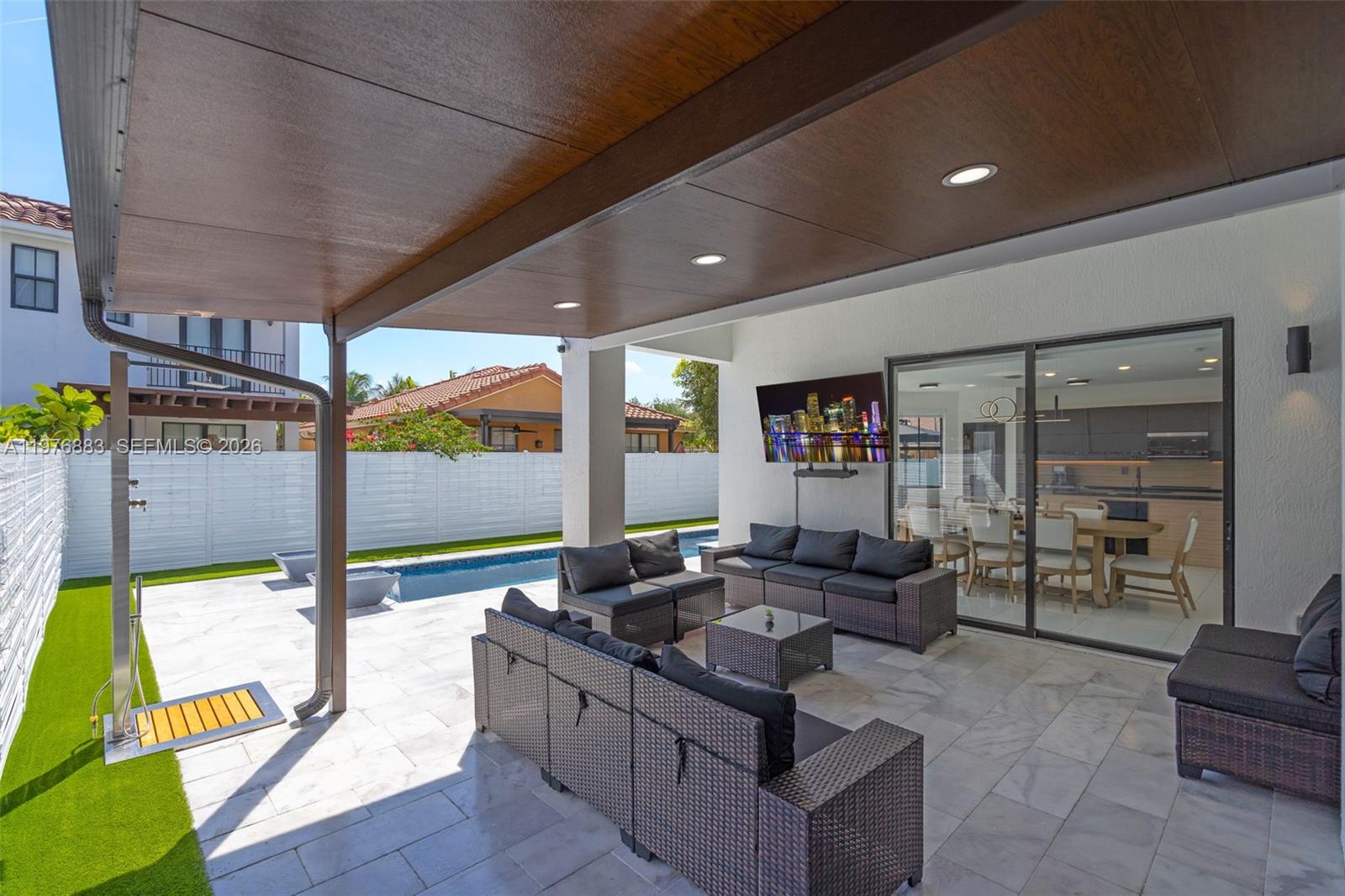 FONTAINEBLEAU WEST NORTH - Residential