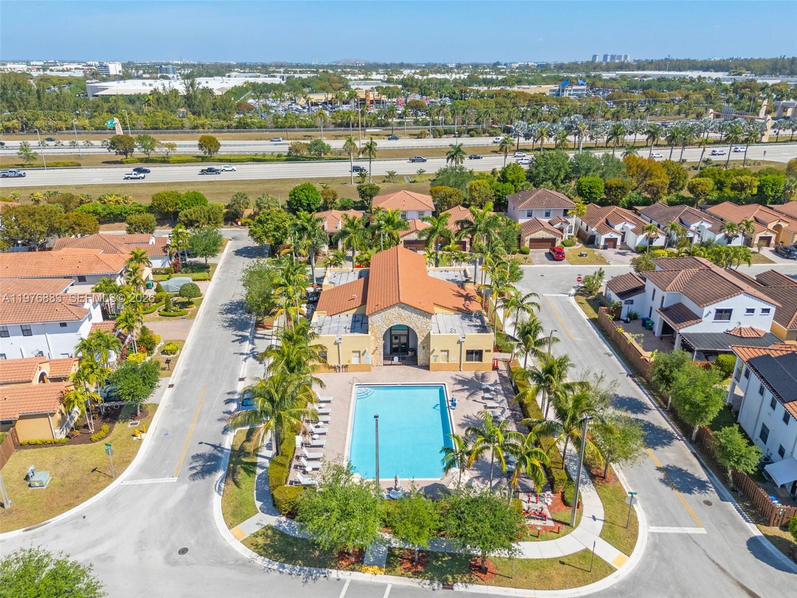 FONTAINEBLEAU WEST NORTH - Residential