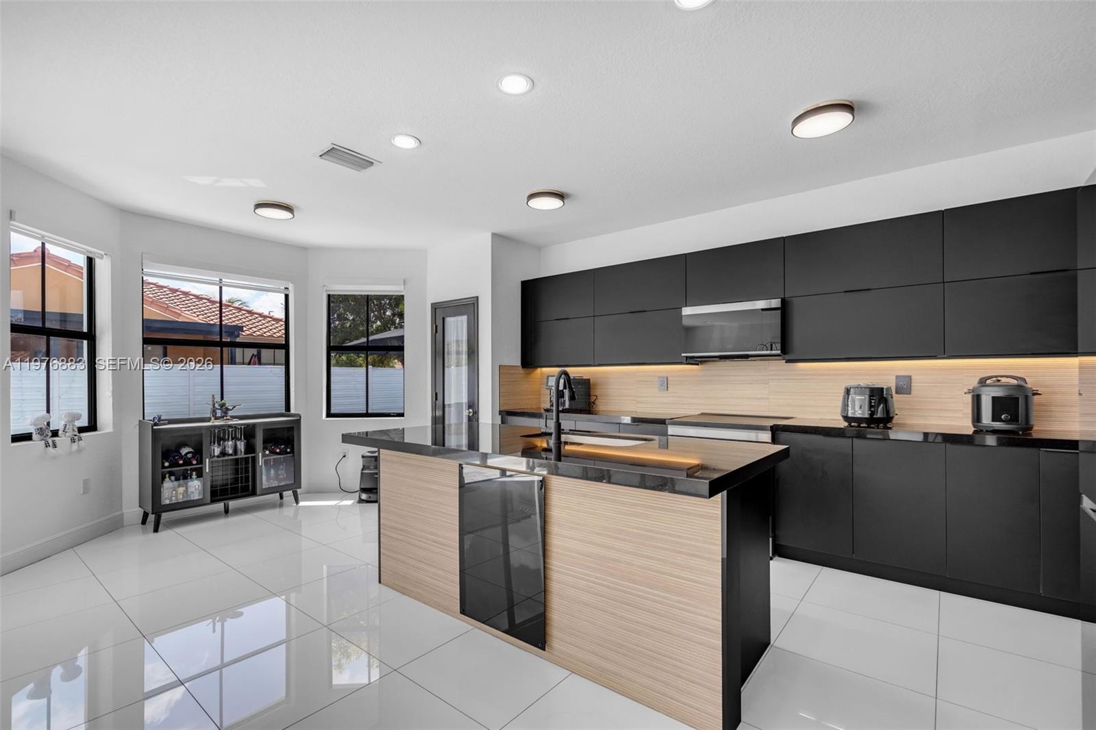 FONTAINEBLEAU WEST NORTH - Residential