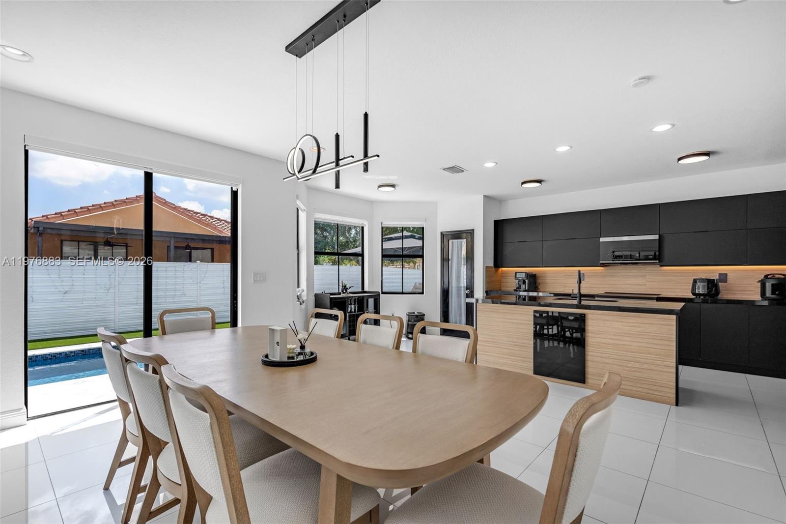 FONTAINEBLEAU WEST NORTH - Residential