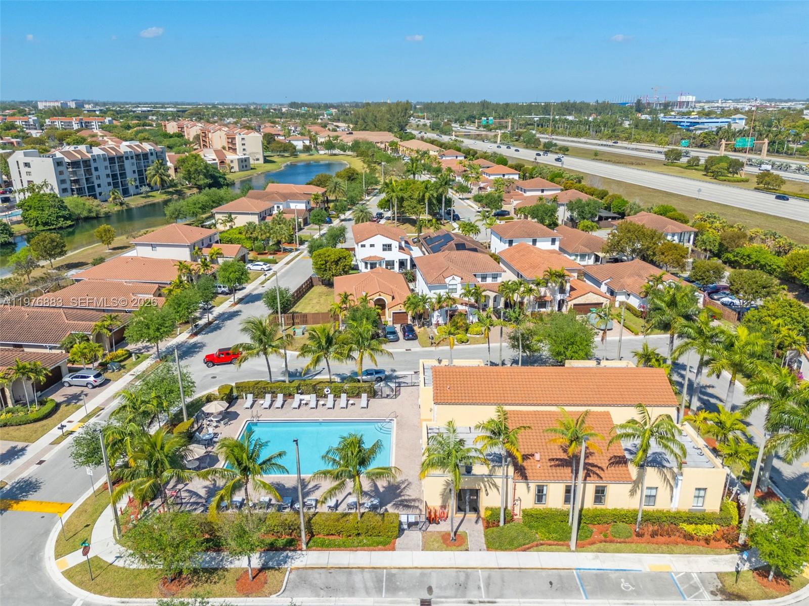 FONTAINEBLEAU WEST NORTH - Residential