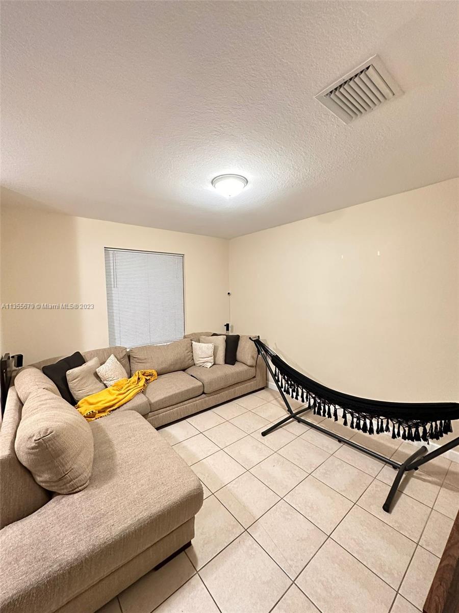 BELLAGIO VILLAS - Residential Lease